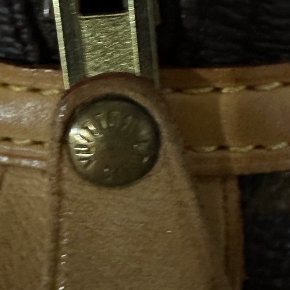 LOUIS VUITTON
Monogram Montorgueil bag - Picture 10 of 16